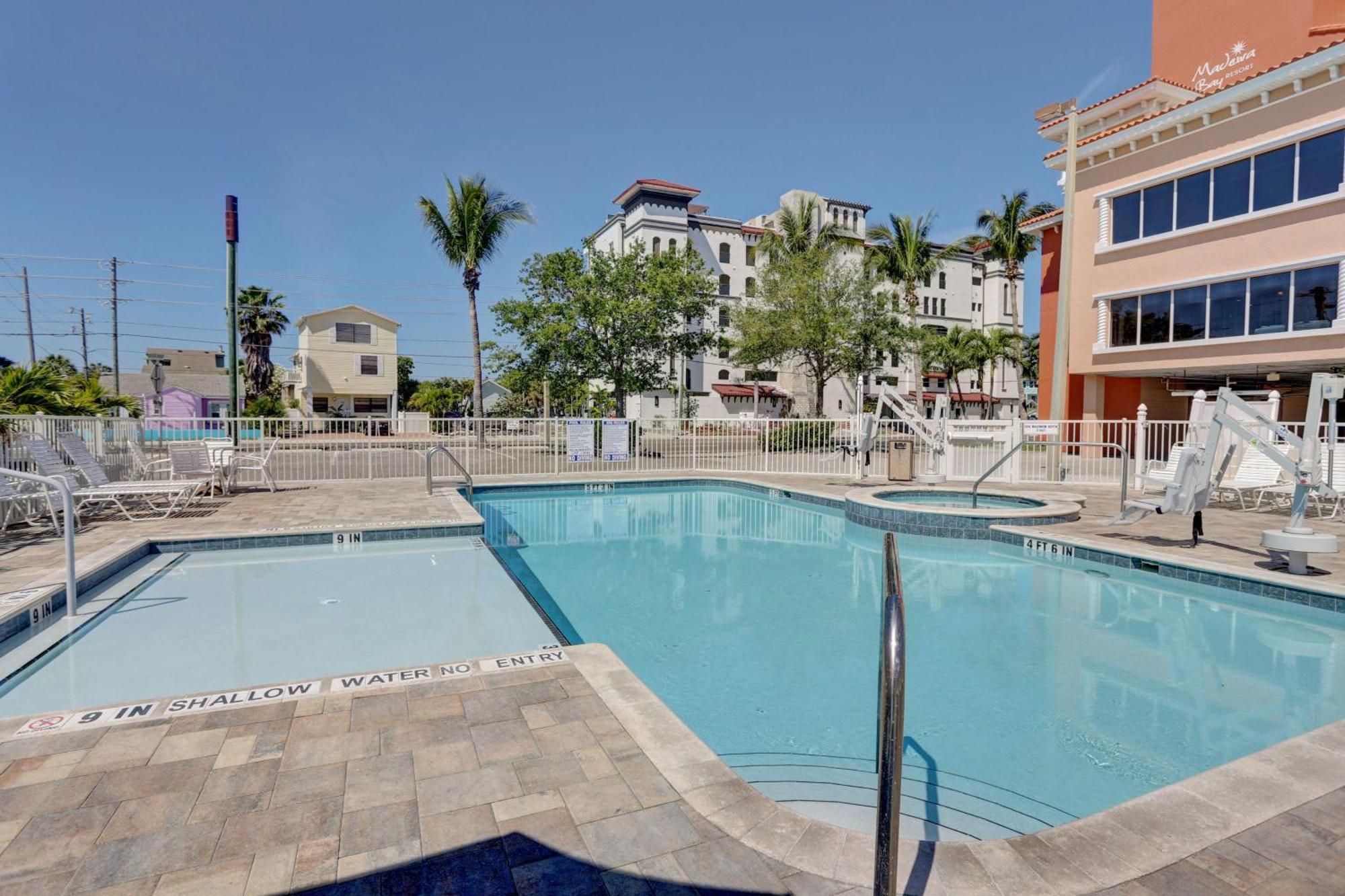 Madeira Bay Resort I 1505 St. Pete Beach Exterior photo